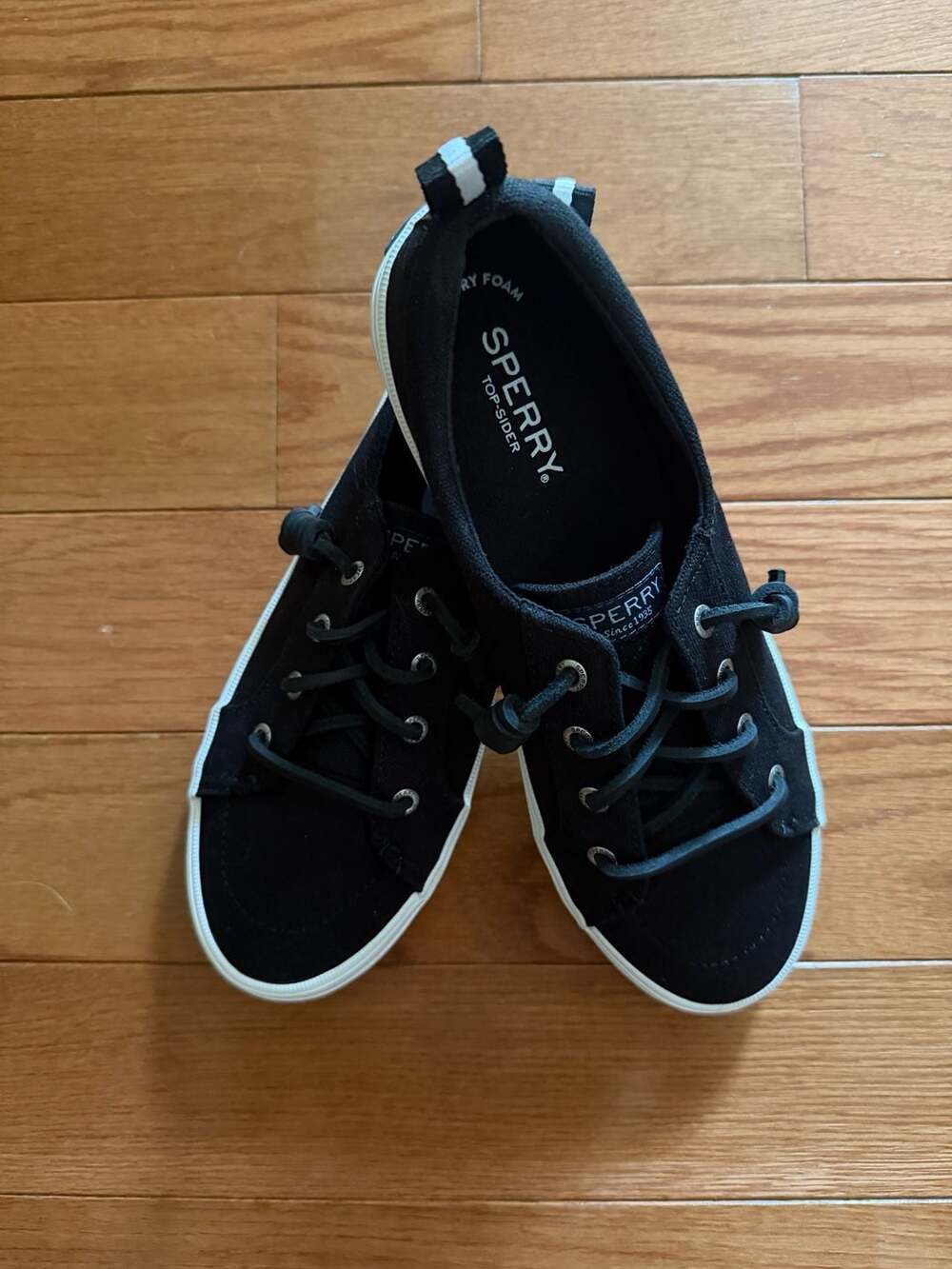 Sperry Women's Crest Vibe Sneaker